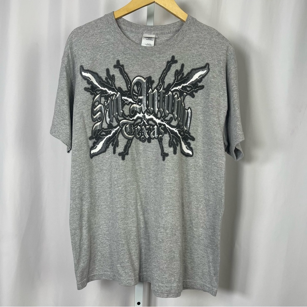 Gildan Heavy Cotton Large San Antonio Texas Graphic T-Shirt Lightning Grunge
